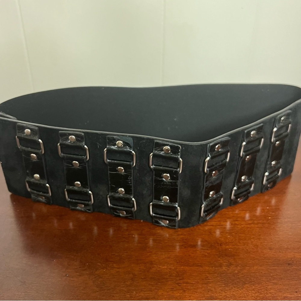 WCM wide statement stretch belt leather suede black w/ silver toned hardware - Picture 6 of 7